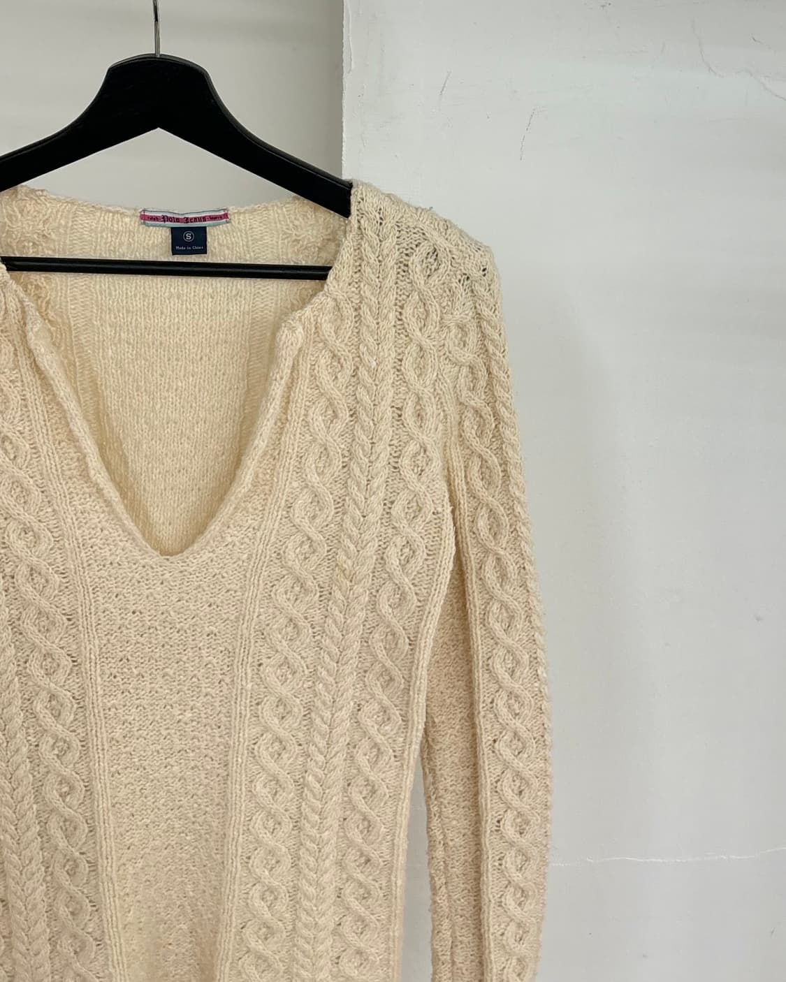 폴로 진스 아이보리 케이블 브이넥 니트 상품이미지4