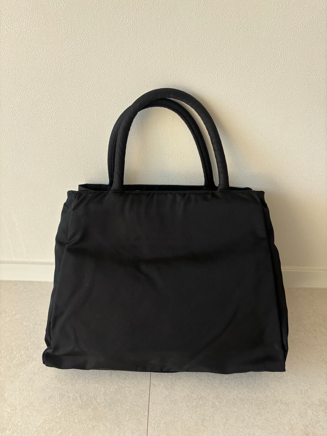 프라다 블랙 나일론 토트백 상품이미지2