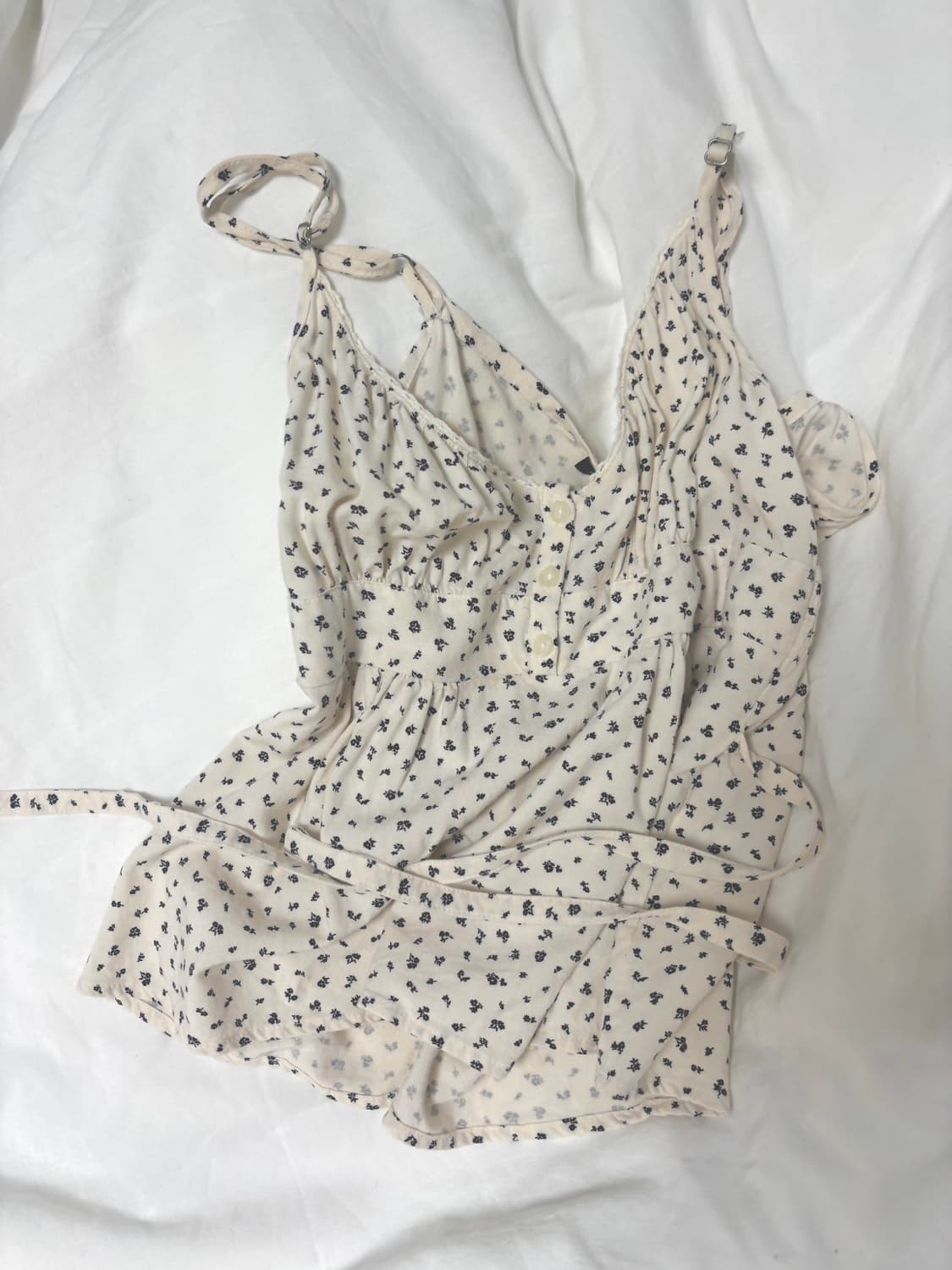 Brandy melville tiffany sleeveless 상품이미지1