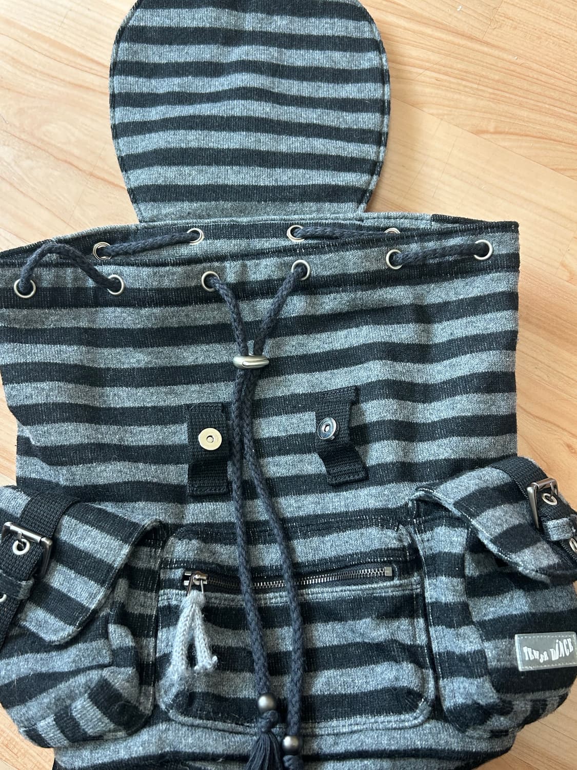 텐스댄스 파히섬 울 스트라이프 백팩 블랙 상품이미지3