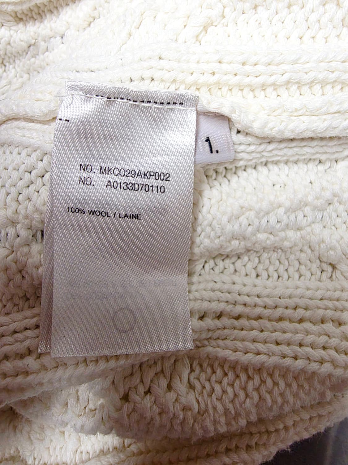 [톰브라운] 화이트 케이블 꽈배기 니트 사선 완장 가디건 1 여성55 상품이미지4