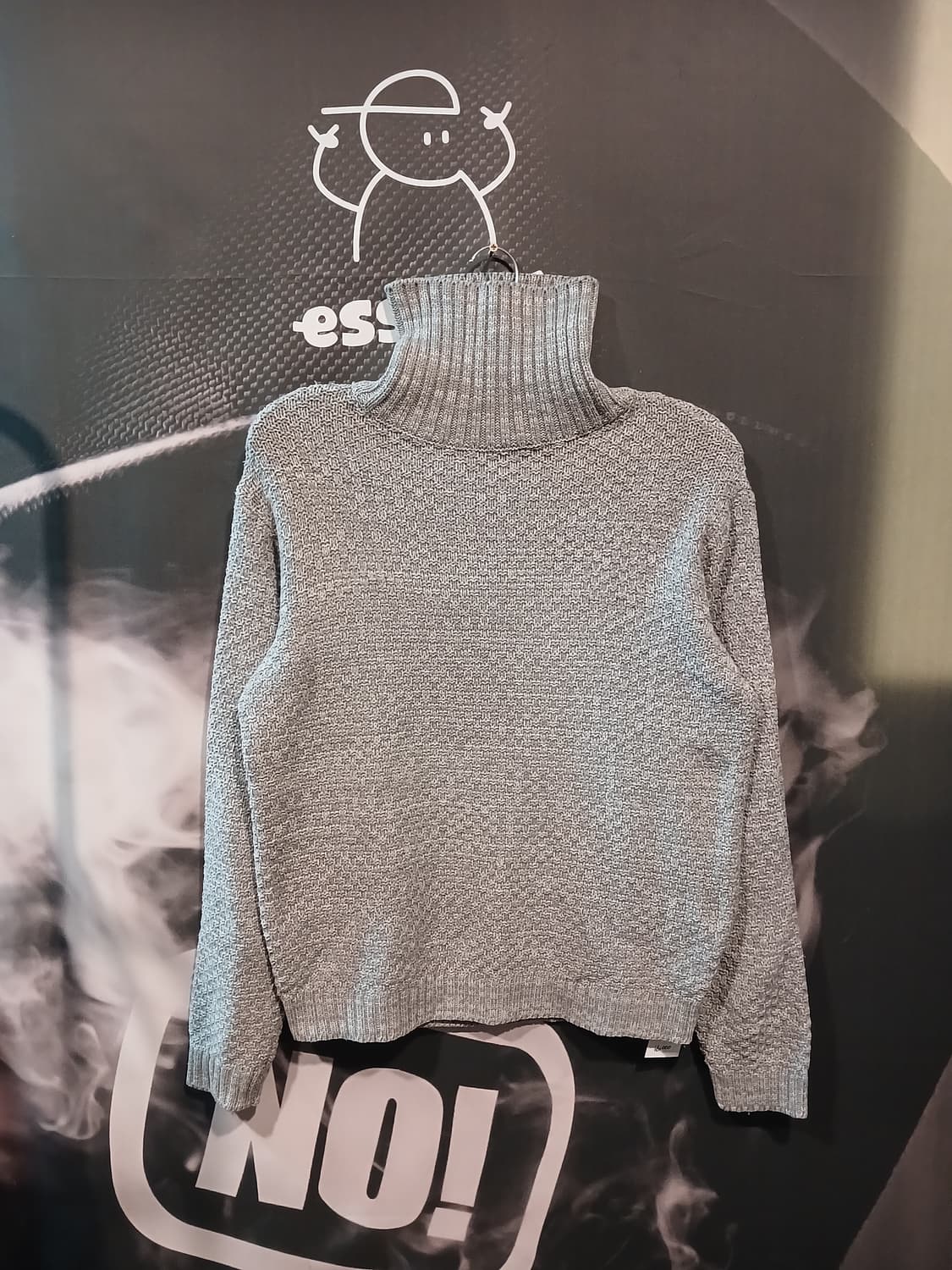 회색 터틀넥 니트 스웨터 상품이미지1