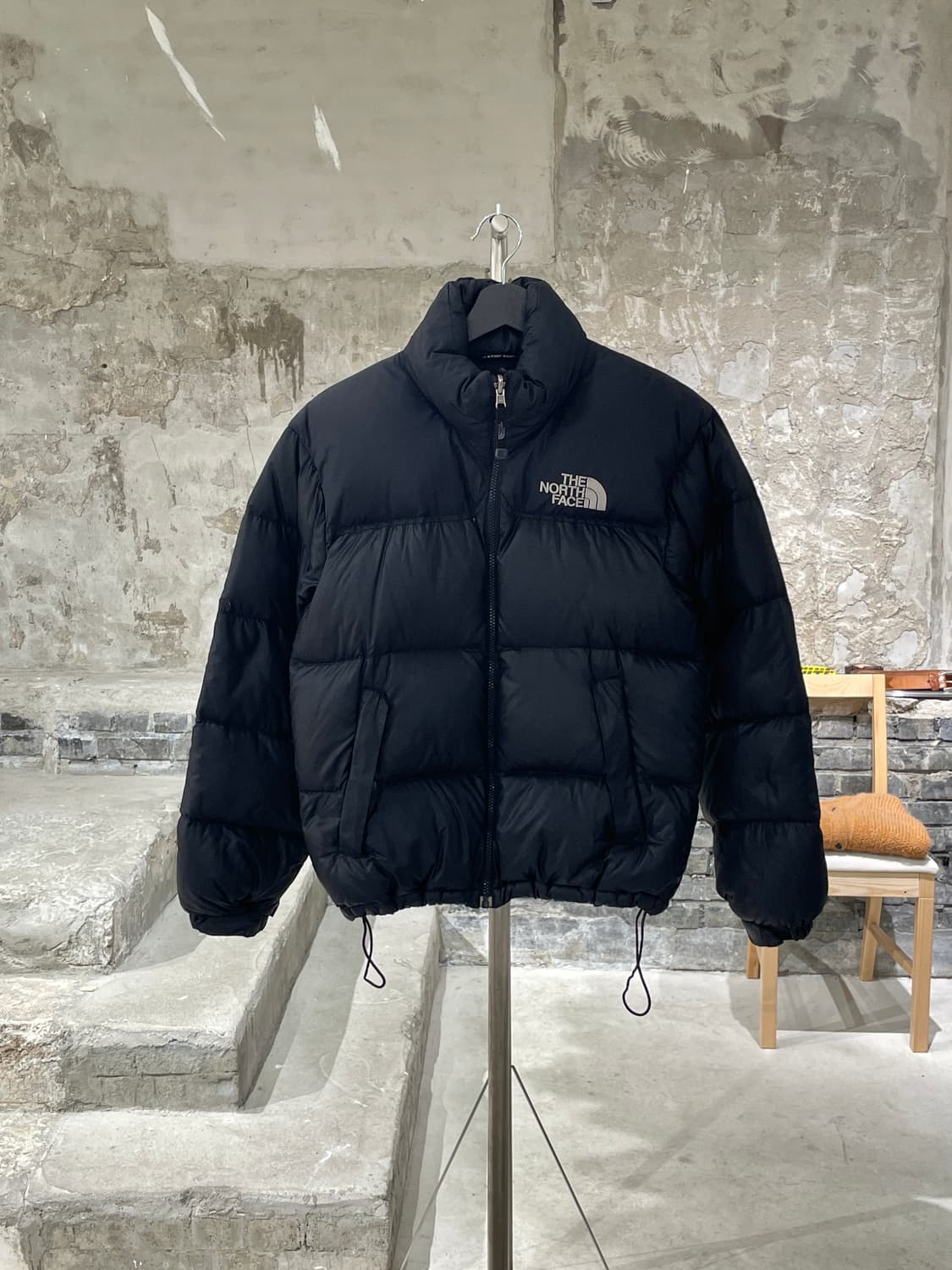노스페이스 블랙 눕시 700 푸퍼 상품이미지1