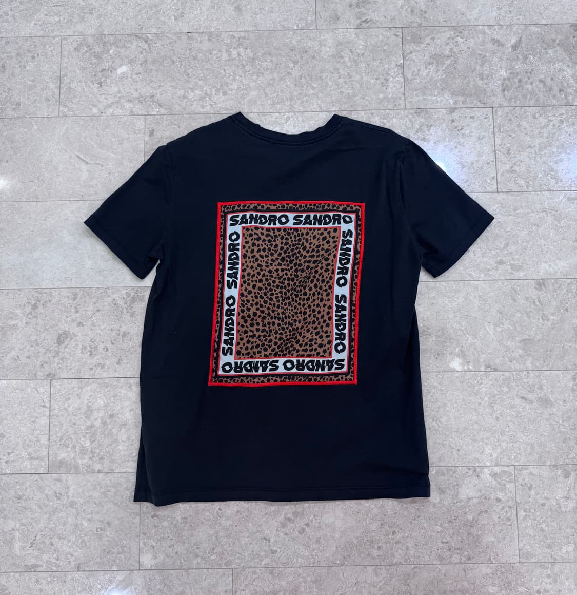 산드로 블랙 레오파드 백 로고 반팔티 상품이미지3