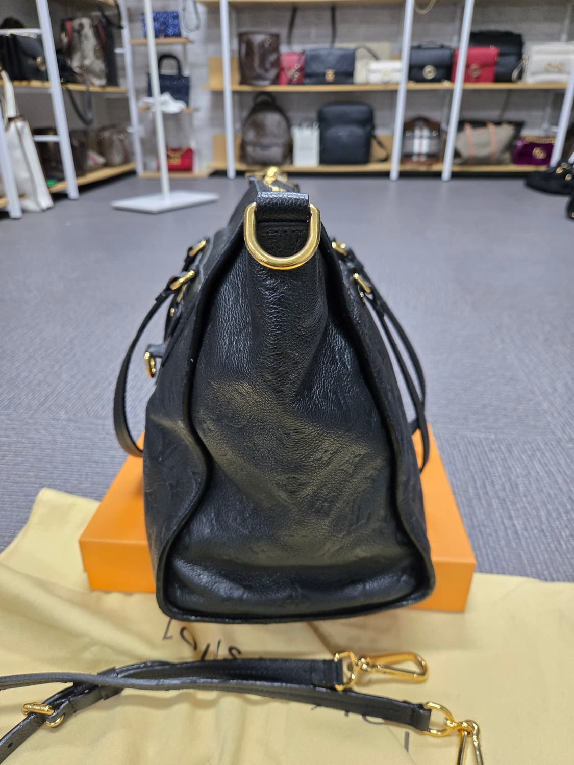 [특가][정품]루이비통 앙프레뜨 루미네즈 숄더백 상품이미지5