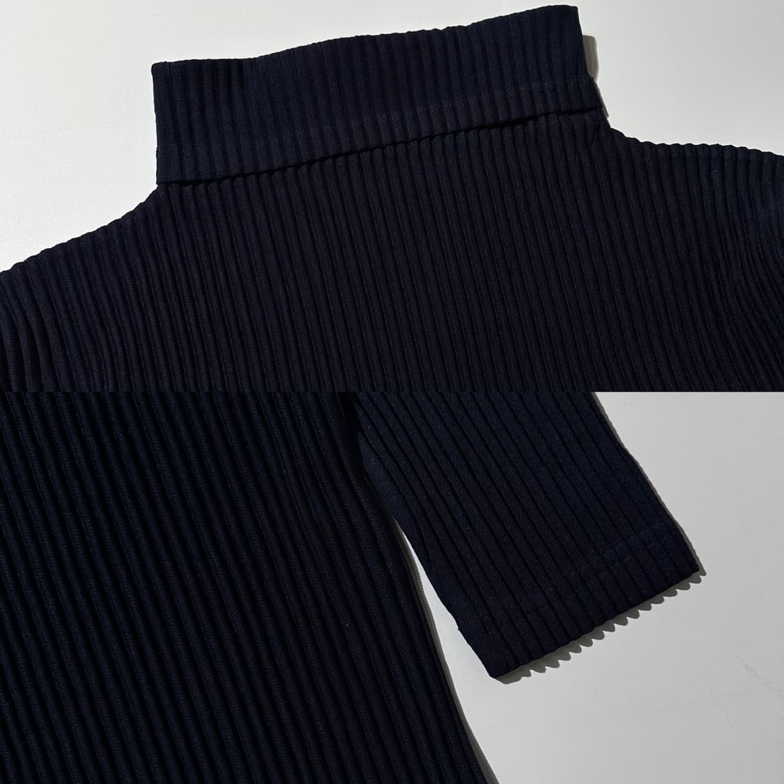 이세이 미야케 옴므 플리세 플리츠 터틀넥 셋업 네이비 상품이미지6