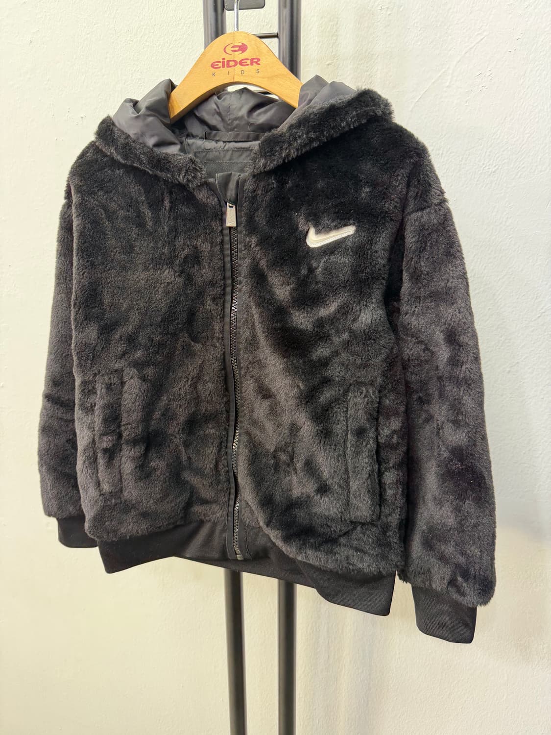 정품) 나이키 키즈 블랙 퍼 후리스 자켓 6-7Y 상품이미지3