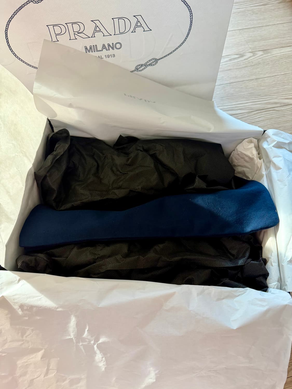 프라다 브러시드 가죽 로퍼 블랙 size 7.5(새상품) 상품이미지4