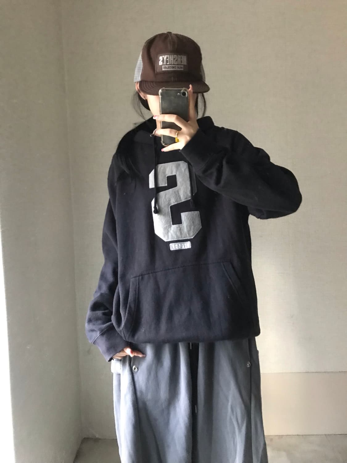 스투시 블랙 빅로고 후드티 상품이미지5
