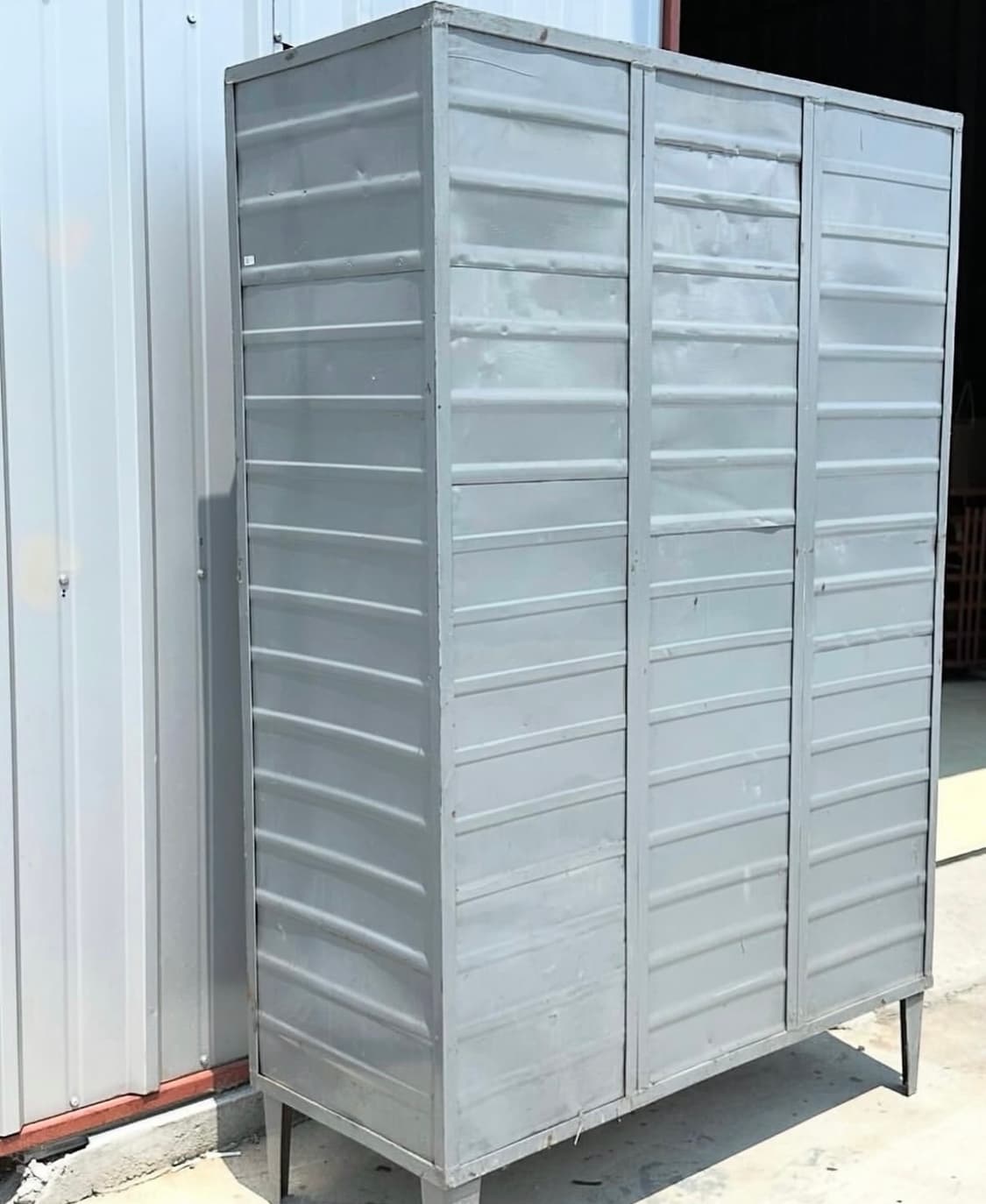 빈티지가구 인더스트리얼 스틸 3도어 라커 캐비넷 상품이미지5