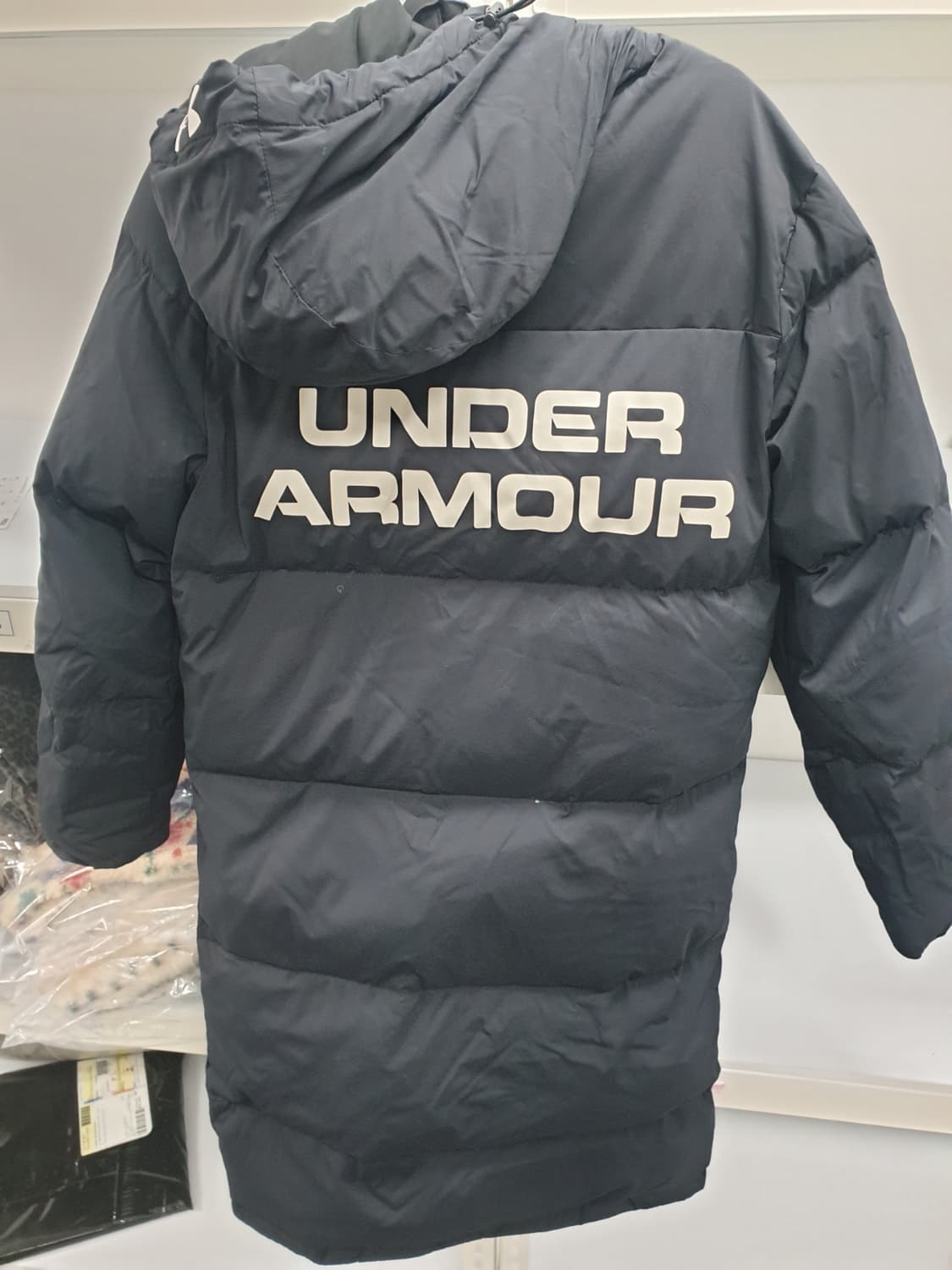 언더아머 정품 오리털롱패딩 95사이즈 팝니다 상품이미지2