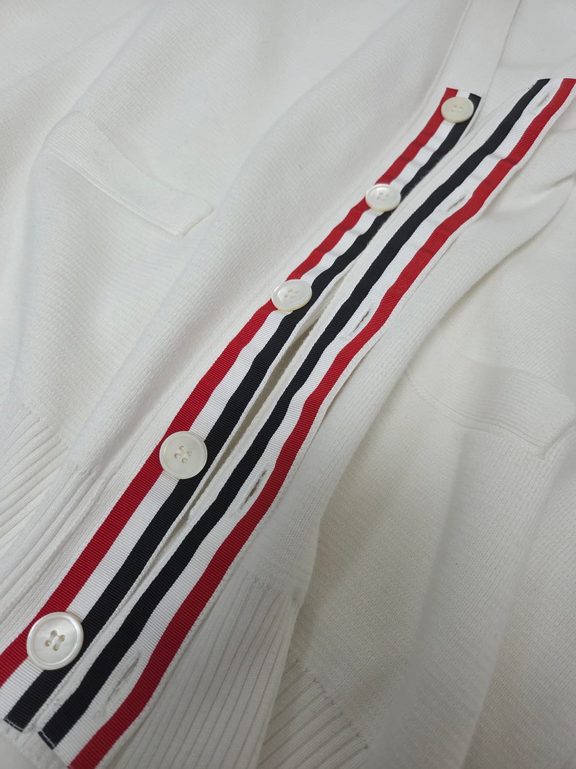 [S급] 톰브라운 밀라노스티치 가디건 화이트 2사이즈 L 상품이미지3