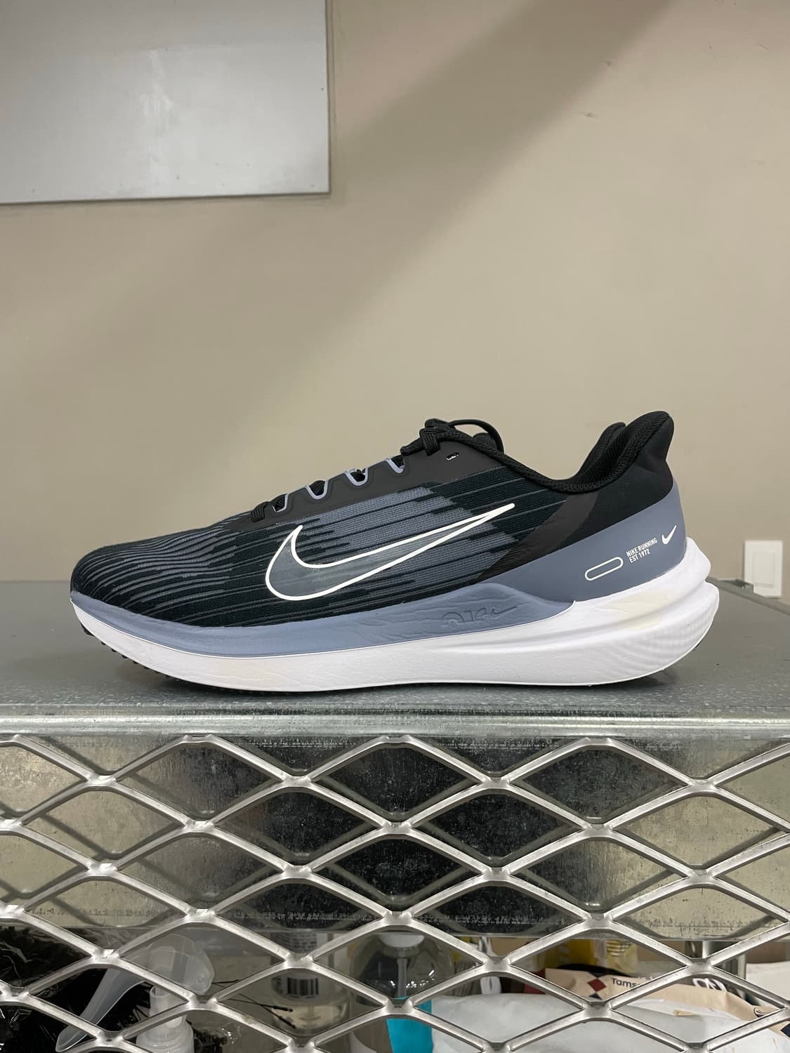 나이키 에어 윈플로 9 블랙 화이트 280 상품이미지1