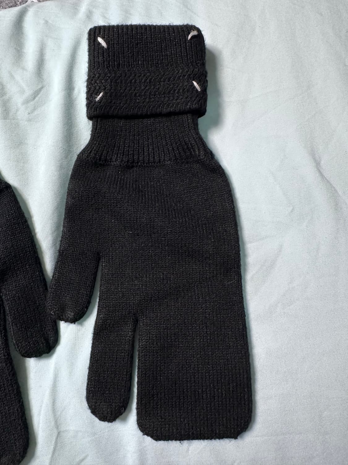 메종 마르지엘라 타비 울 니트 장갑 블랙 상품이미지2