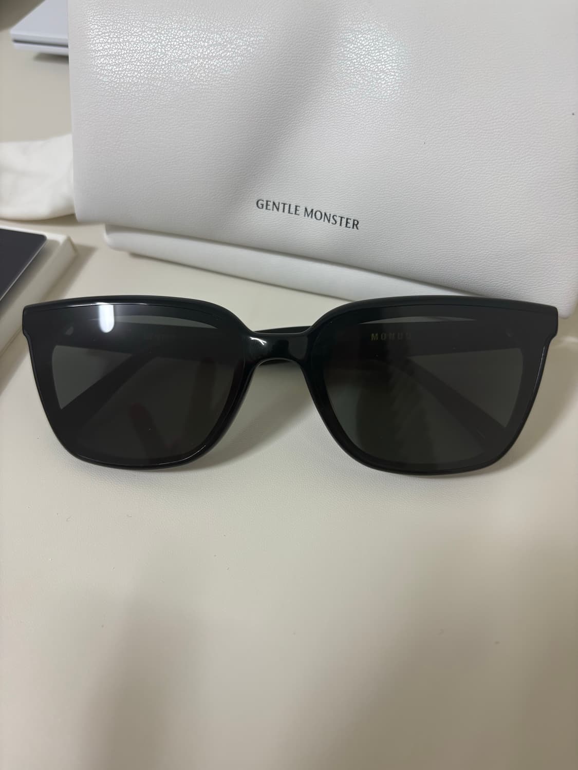 젠틀몬스터 몬도 01 판매해요 상품이미지2