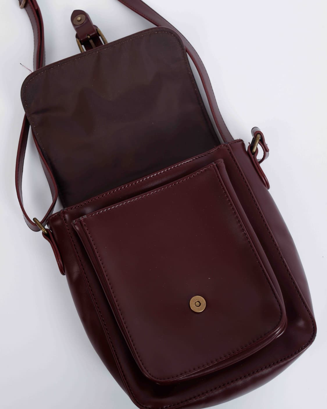 [OLIVE des OLIVE] 버건디 레더 스냅 크로스백 상품이미지5