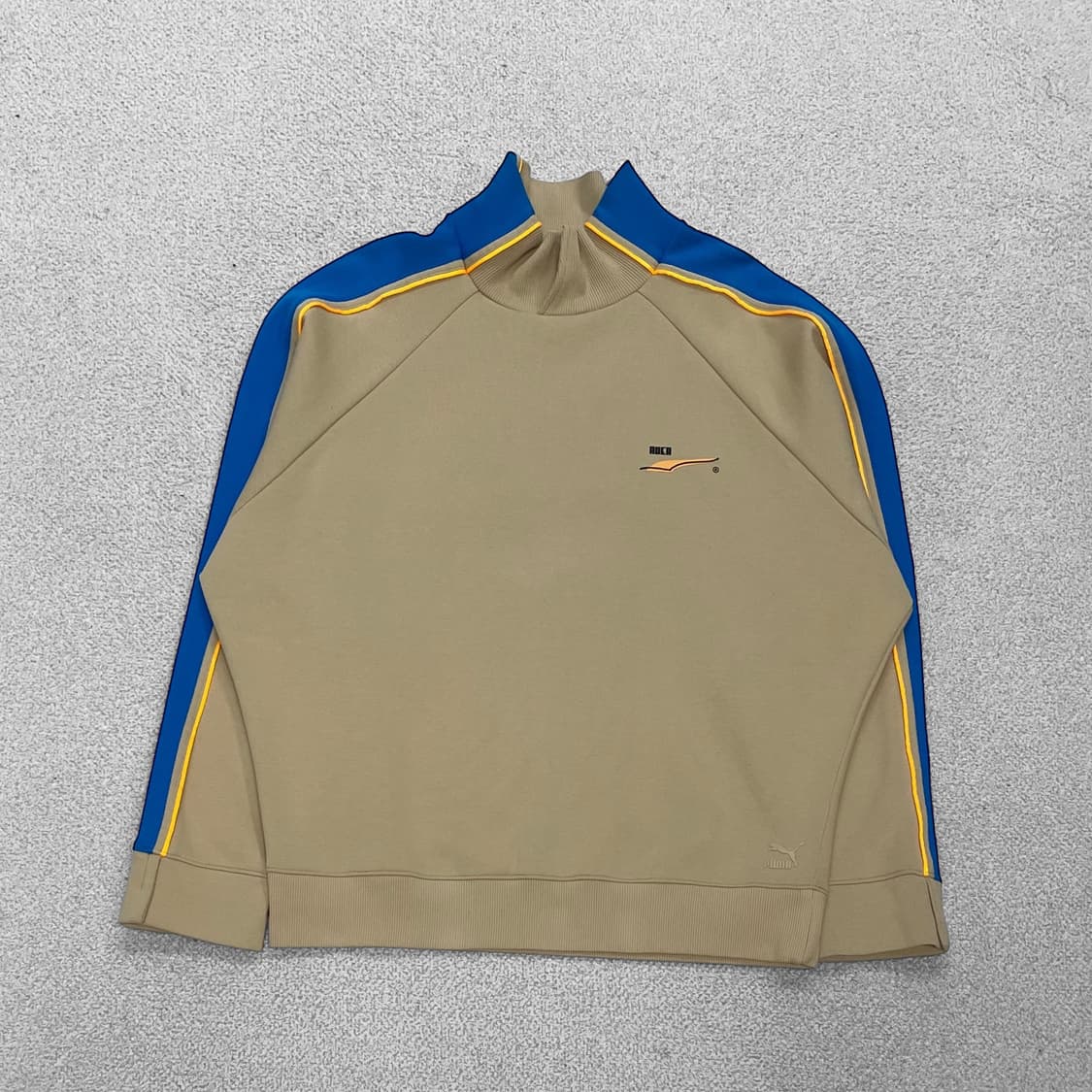 아더에러 x 푸마 터틀넥 맨투맨 스웨트셔츠 상품이미지1