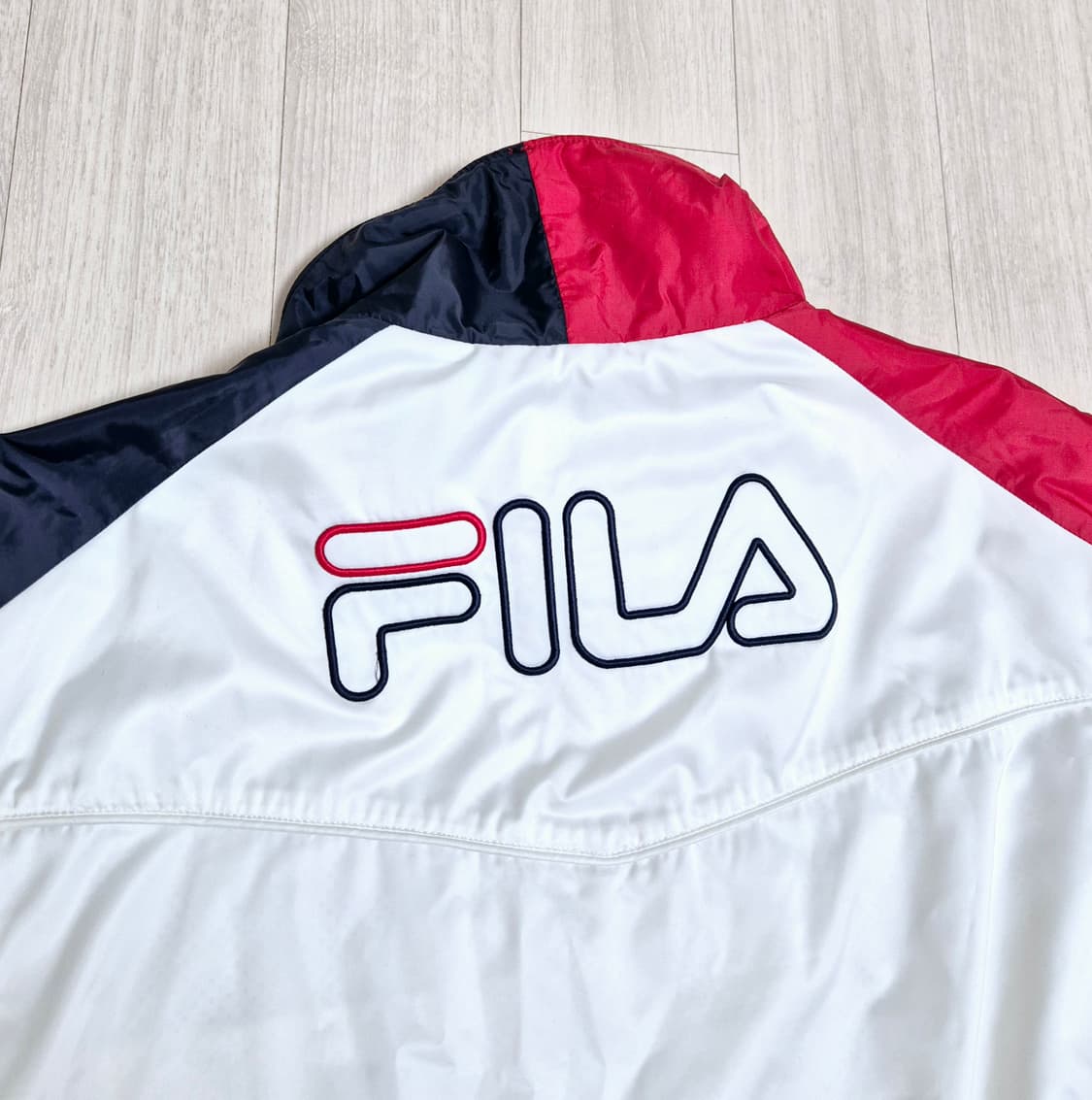 휠라 빅로고 바람막이 상품이미지2