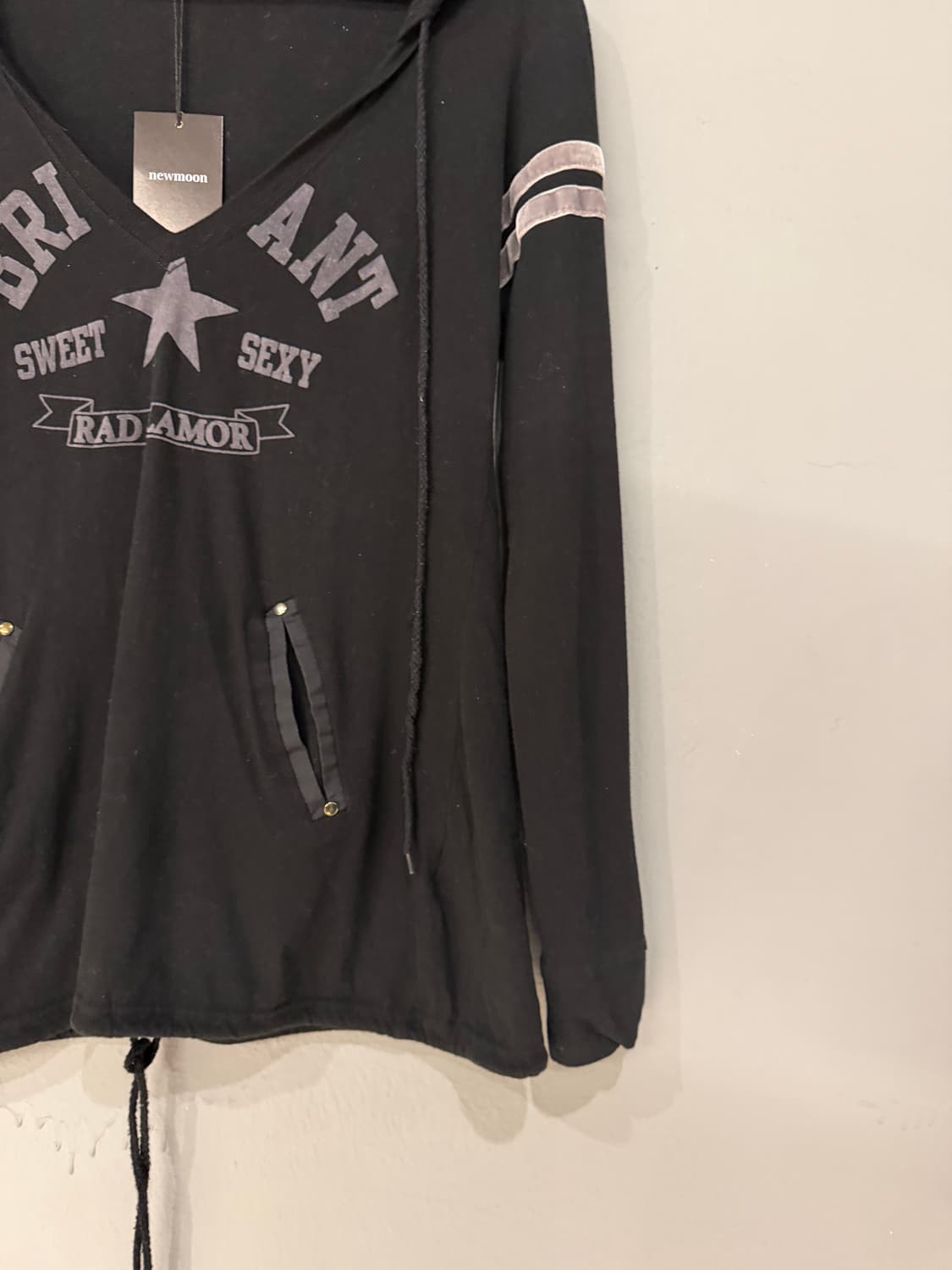 Deep v-neck lettering hood sleeve 상품이미지7