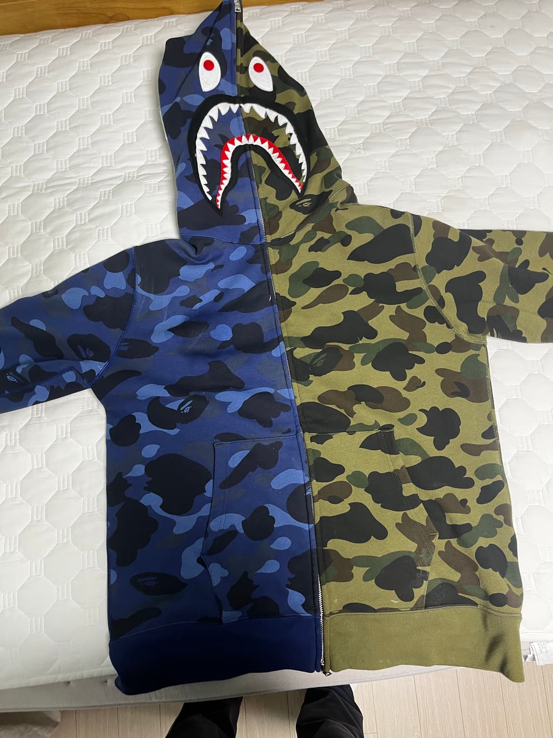 베이프 샤크후드 스플릿 카모 샤크 풀 집 후드 네이비 상품이미지1