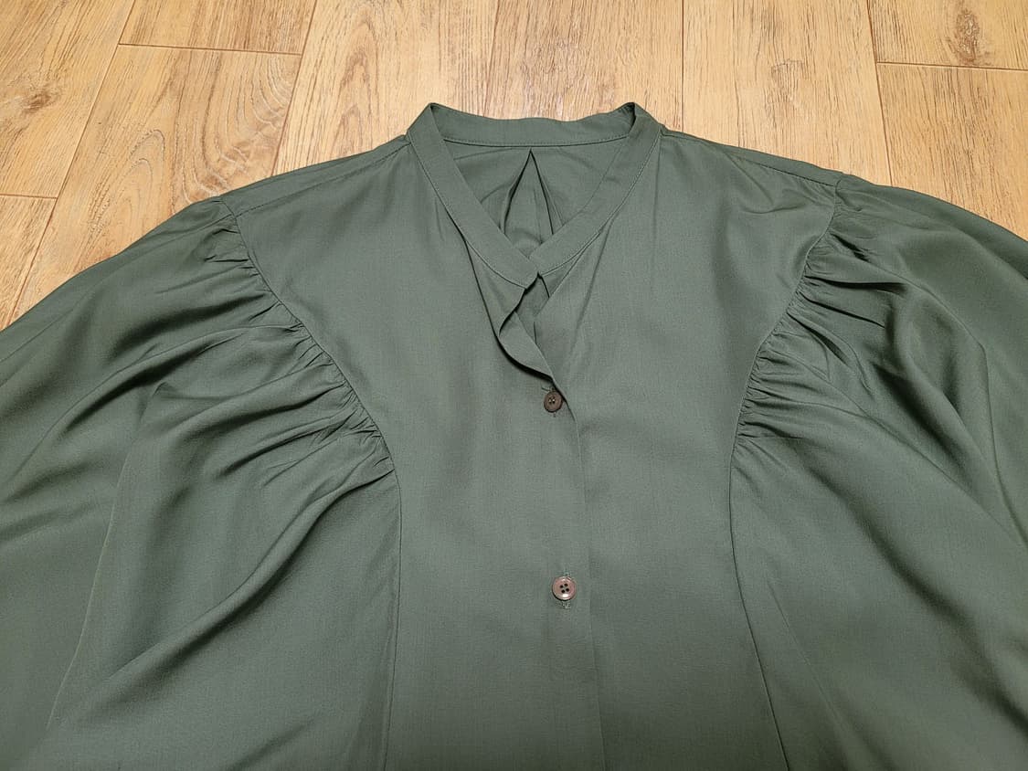 허앤쉬(her&she) 아방블라우스 프리사이즈 새상품 상품이미지2