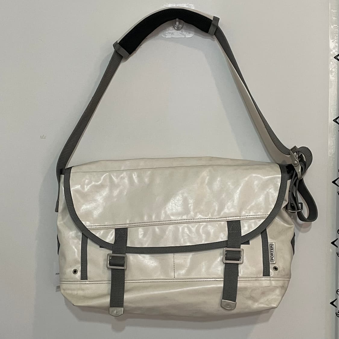 요시다 포터 가죽 크로스백 상품이미지1