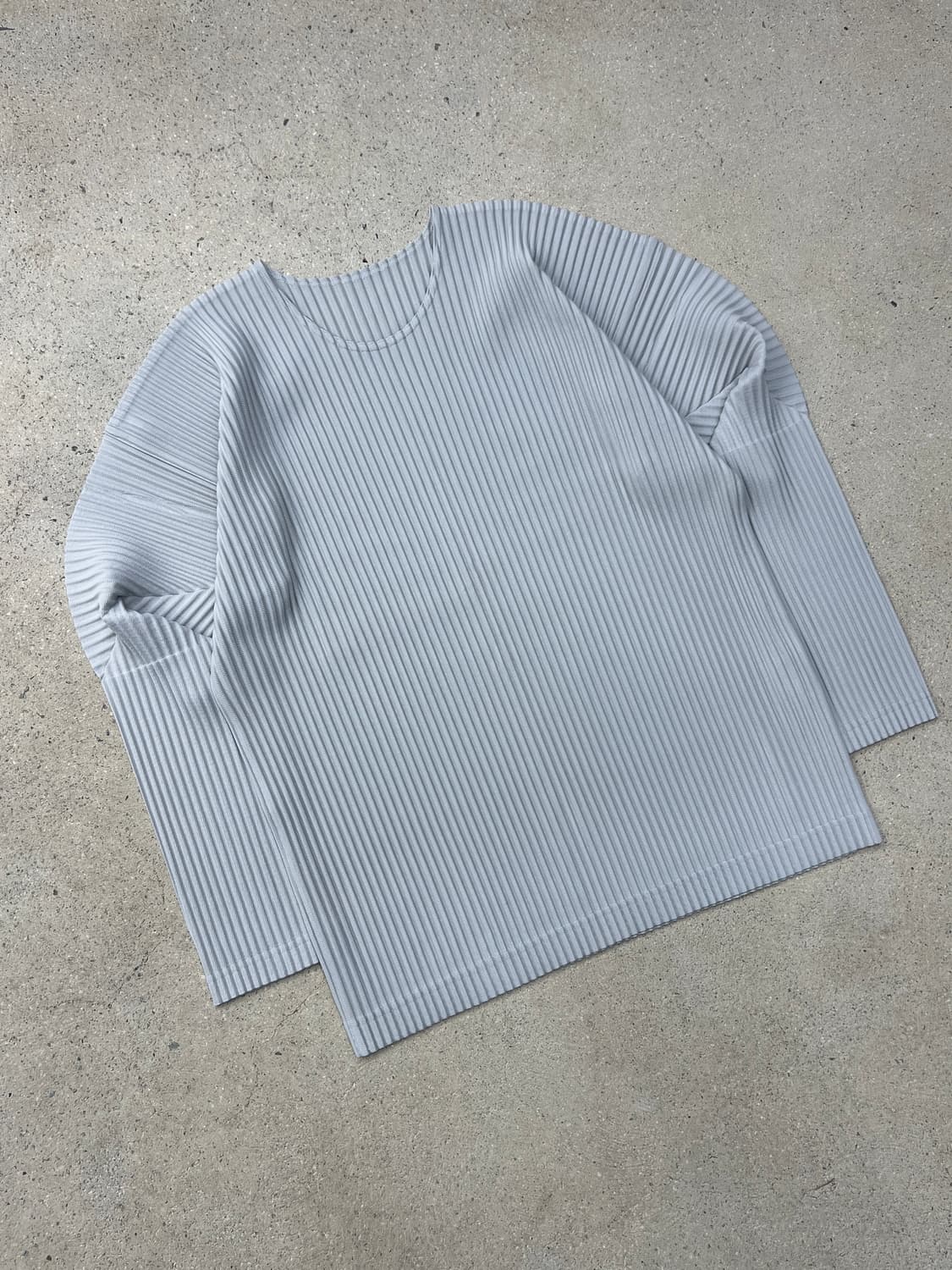 옴므플리세 베이직 라이트그레이 크루넥 롱슬리브 상품이미지2