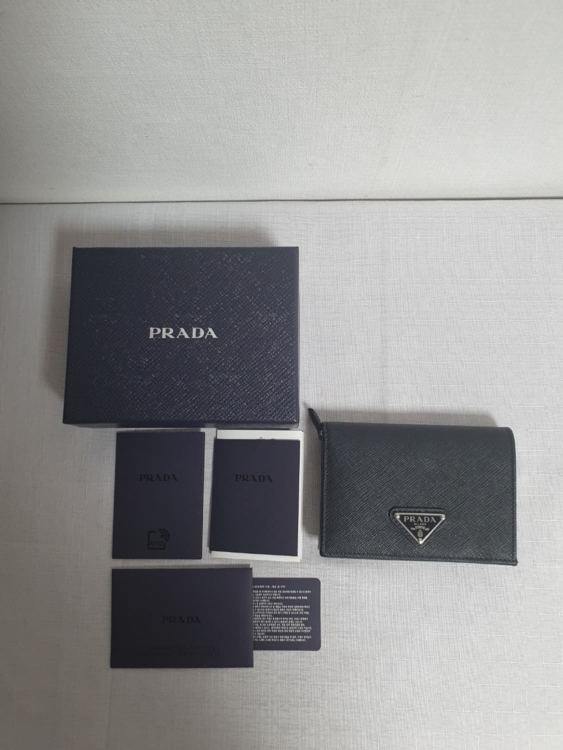 무료배송!! 프라다 사피아노 블랙  정품 여성 명품 반지갑 상품이미지6