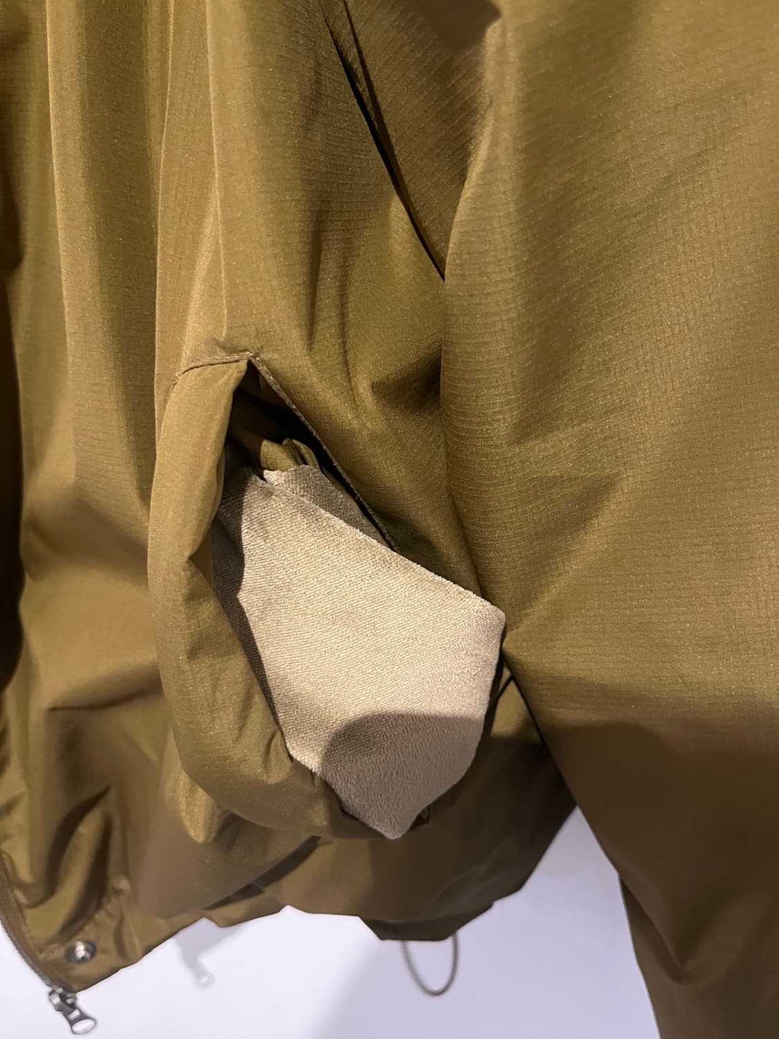 블랙업 숏 패딩 푸퍼 올리브 상품이미지3