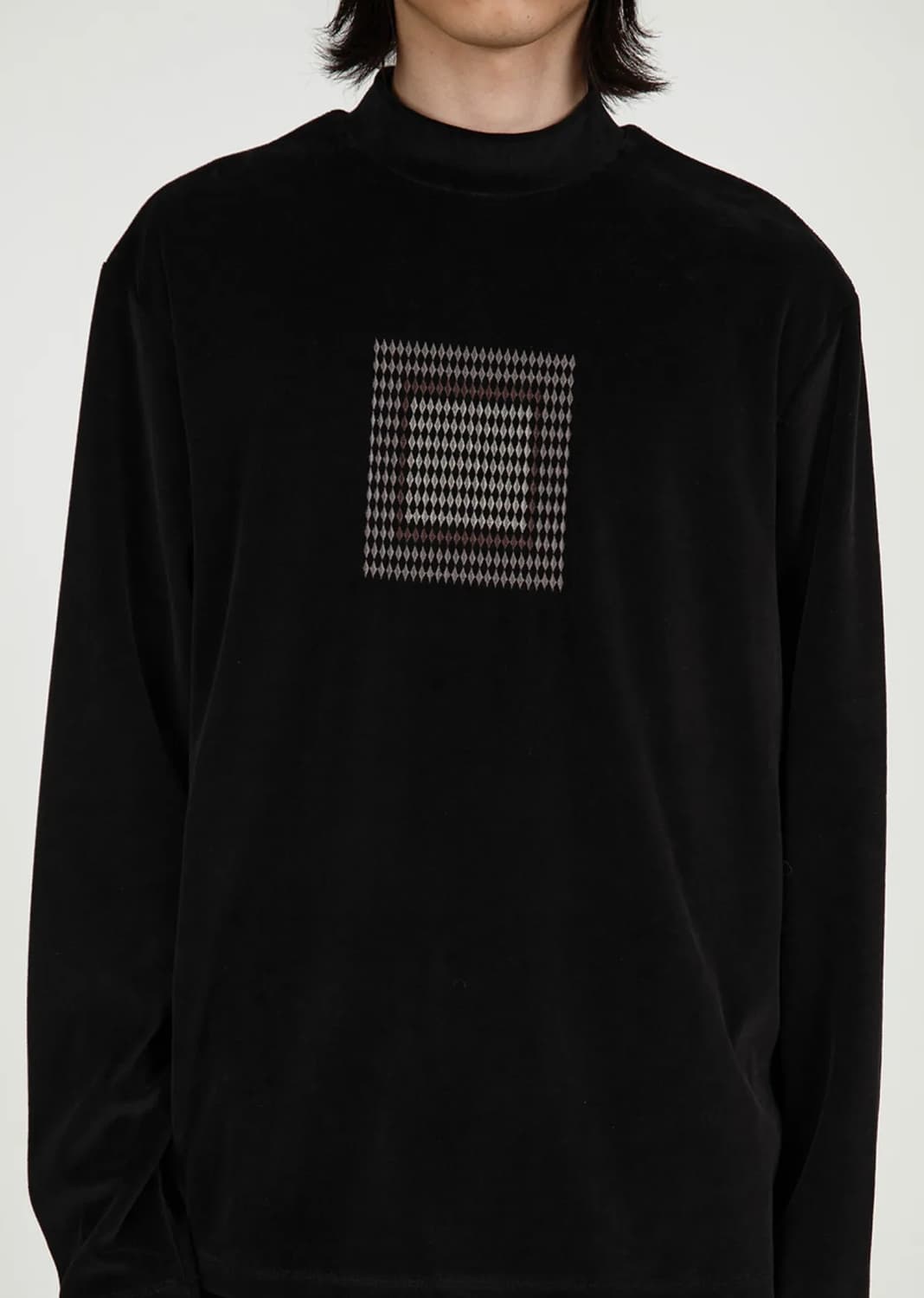 아모멘토 모티브 벨벳 모크넥 블랙 M사이즈 팝니다 상품이미지2