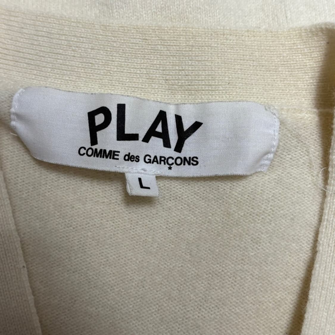L 플레이 꼼데가르송 화이트 하트 아이보리 가디건 상품이미지4