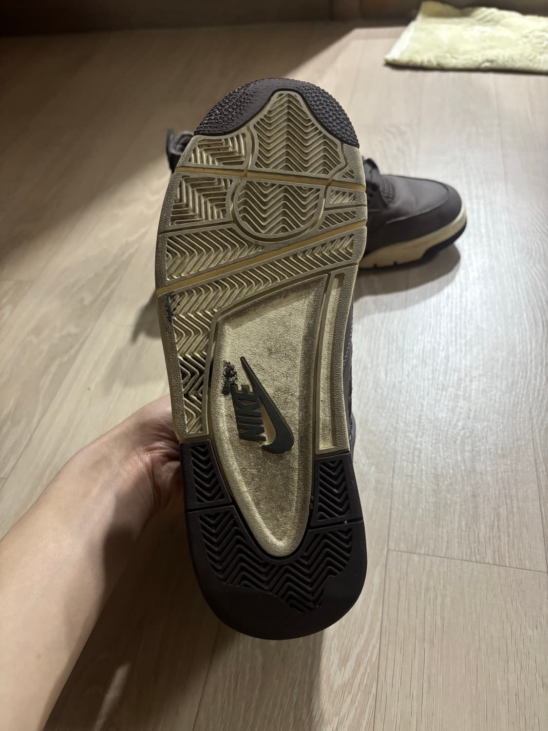 조던 4 x 아 마 마니에르 레트로 바이올렛 오어 상품이미지5