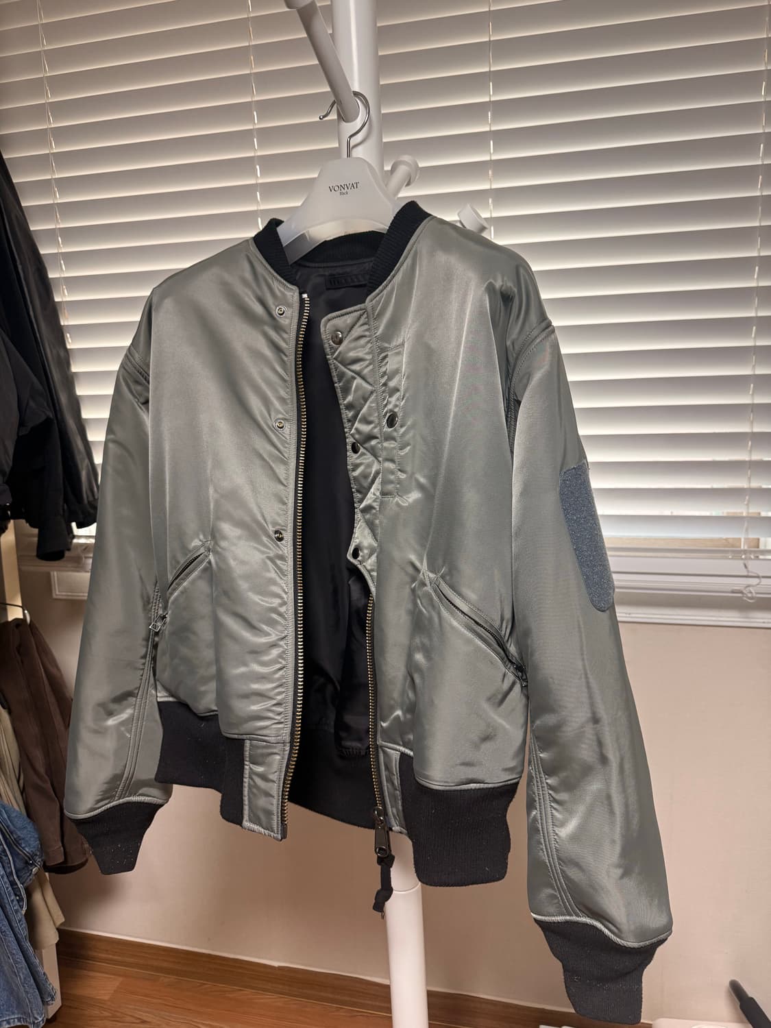 비헤비어 MA1 리버시블 블랙컬러 2사이즈 상품이미지6