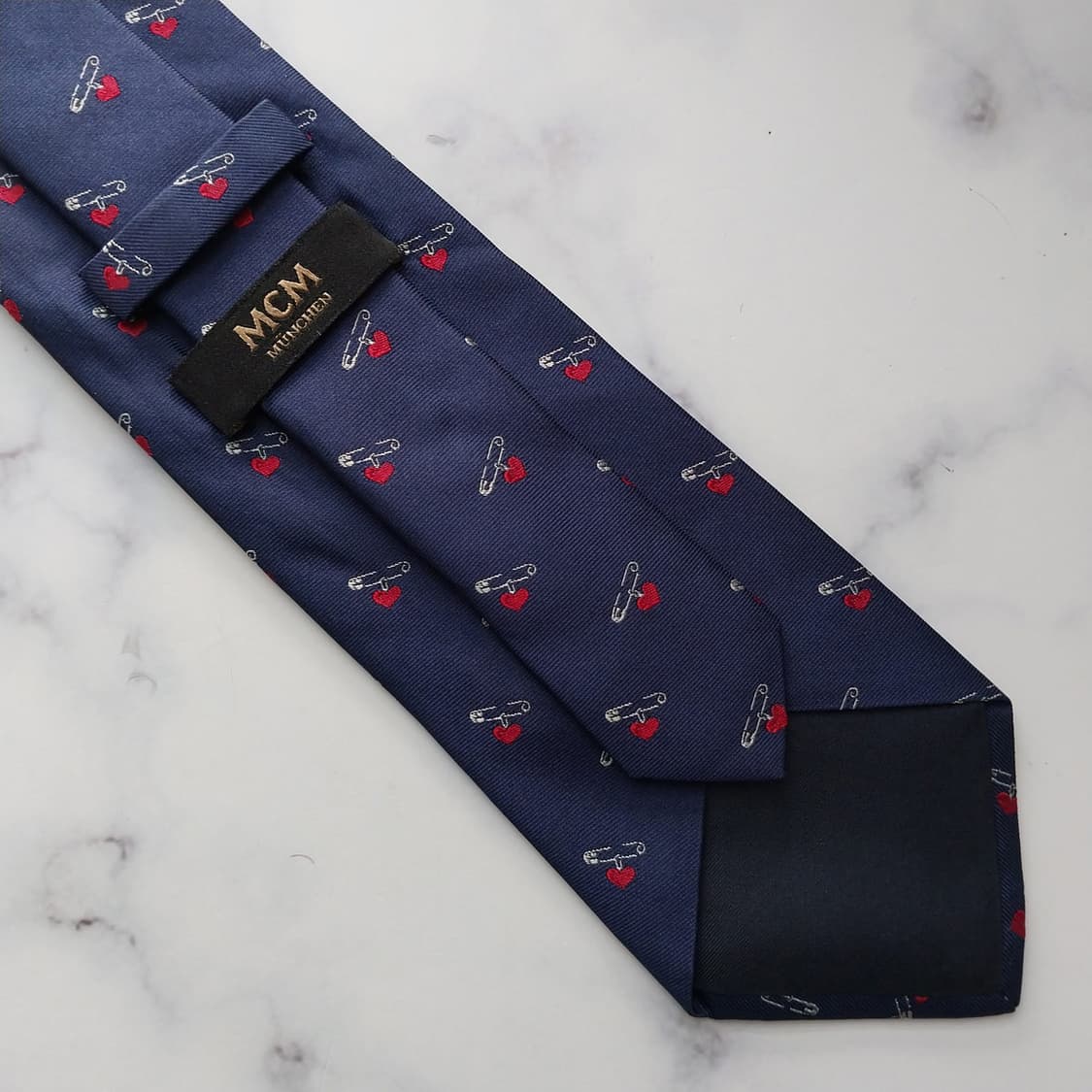 MCM 실크 네이비 핀&하트 모티브 넥타이 8.9cm A+등급 K1486 상품이미지9
