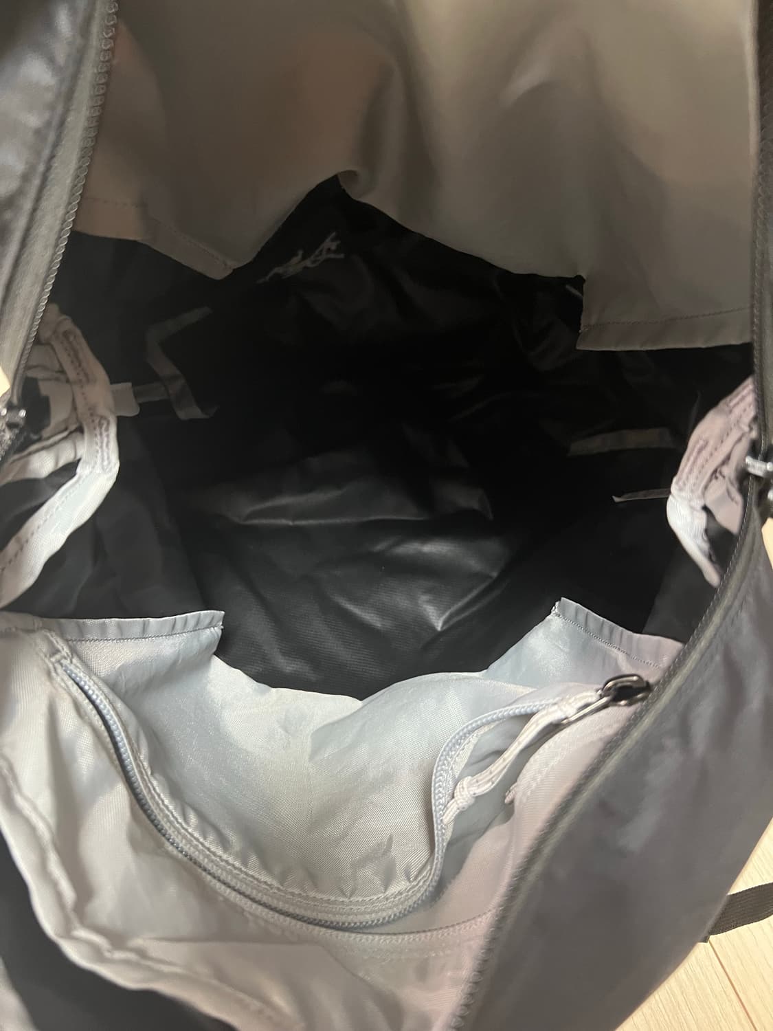 아크테릭스 헬리아드12L 토트백 상품이미지6