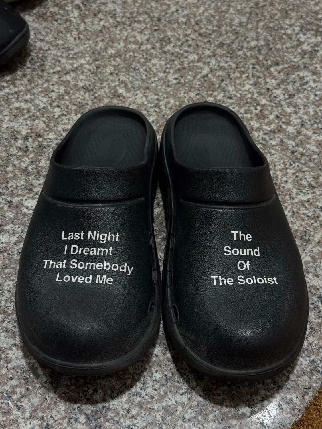 [US11, 290] 우포스 솔로이스트 클로그 블랙 상품이미지1