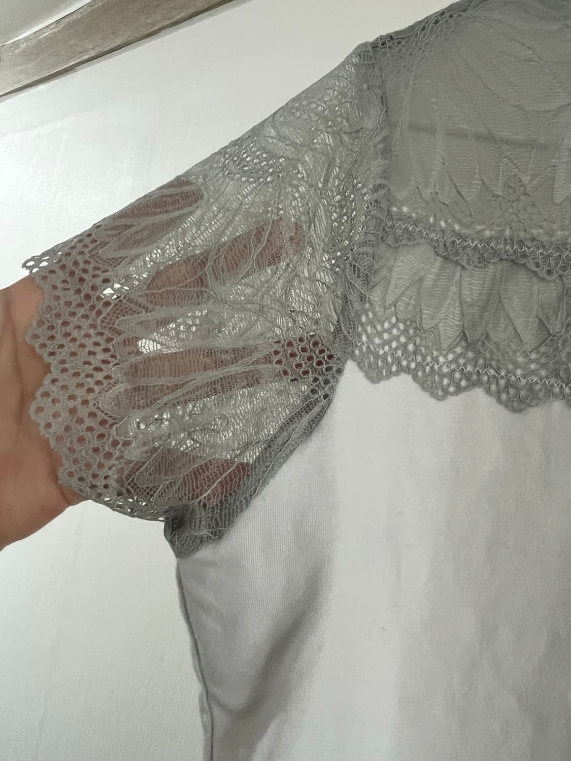 Lace yoke white top 상품이미지2