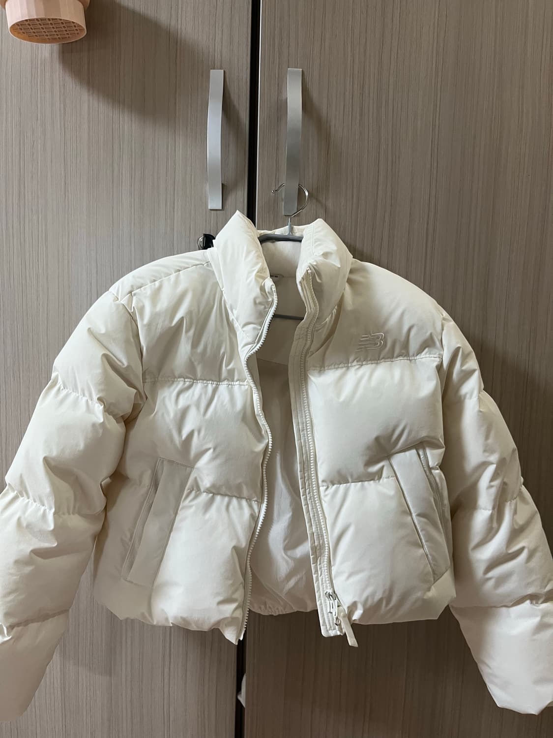 뉴발란스 엑티브 숏 구스다운 패딩 (s) 24 fw 상품이미지1