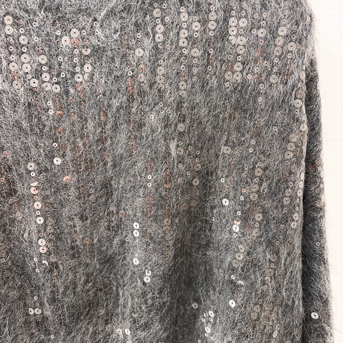 (정품/새상품) 브루넬로 쿠치넬리 여성 그레이 크롭 스팽글 니트 상품이미지2