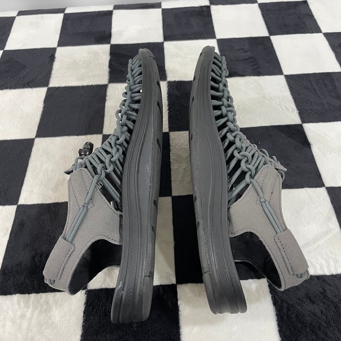 KEEN 킨 유니크 샌들 그레이 블랙 320mm 상품이미지5