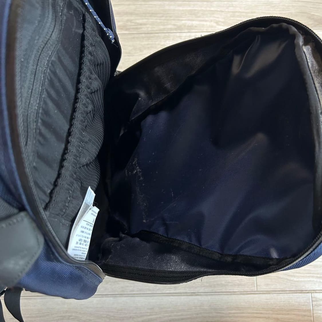 아크테릭스 x 빔즈 아로 22L 네이비 블랙 상품이미지6