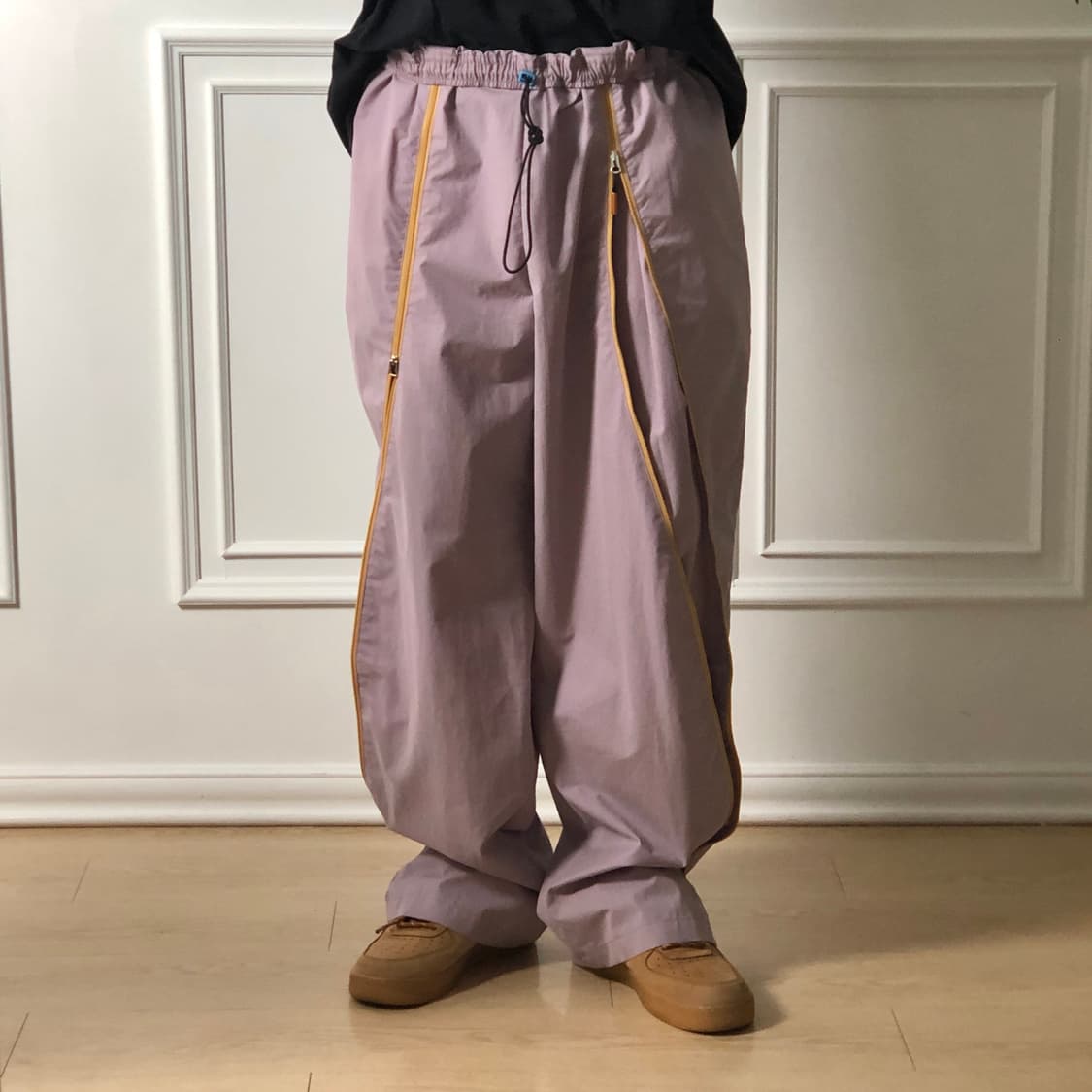 아크네 지퍼 트랙 팬츠 상품이미지3