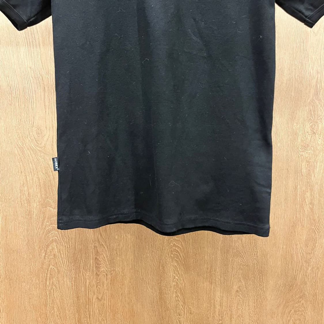 아비렉스 반팔 골지 티셔츠 헨리넥 백 로고 프린팅 무지 디테일 블랙 상품이미지5