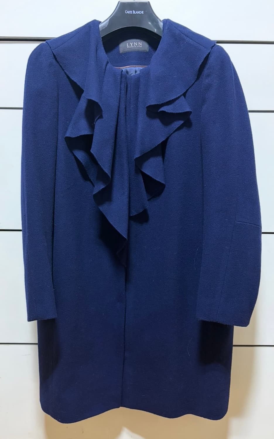 린(LYNN) 빅 러플 핸드메이드 울 코트 (네이비 / 66사이즈) 상품이미지1