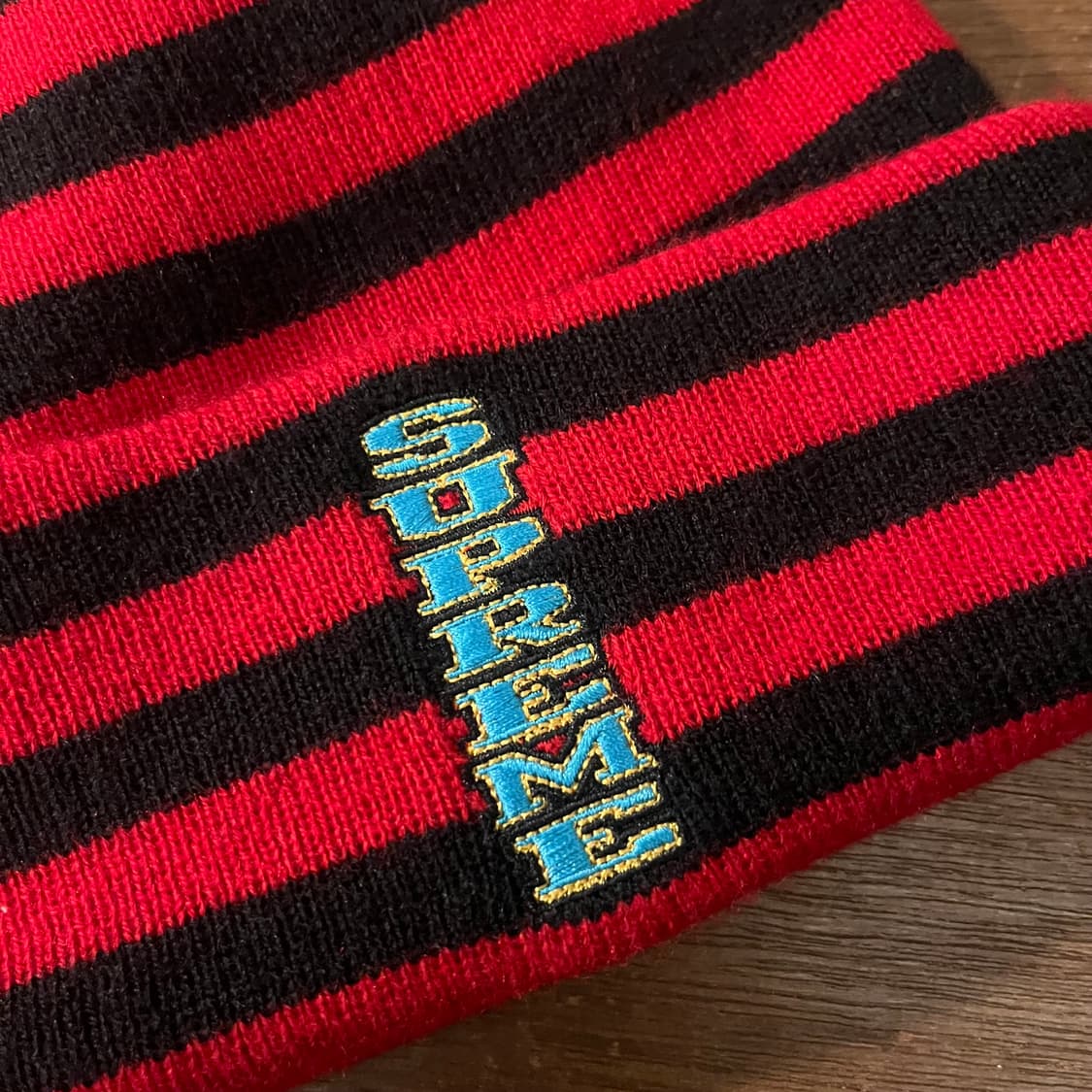 16fw supreme stripe beanie 상품이미지2