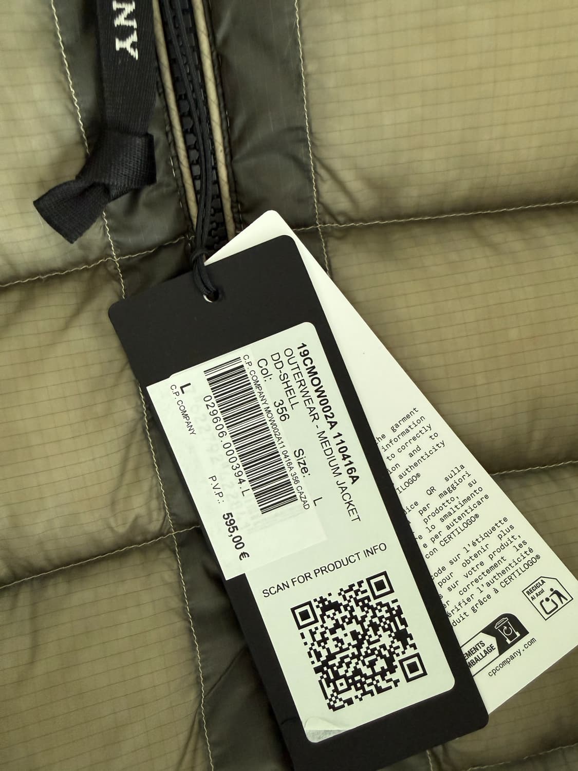 CP컴퍼니 DD쉘 후드 패딩 L사이즈 펀가이그레이 팝니다 상품이미지2