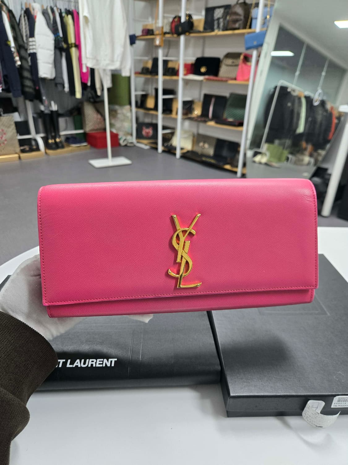 [40%할인] 입생로랑 카산드라 클러치백 상품이미지1