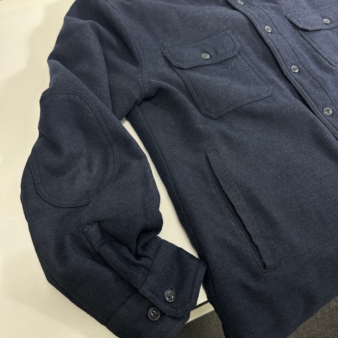 100-105 일꼬르소 다크네이비 엘보우패치 패딩 셔츠 상품이미지2