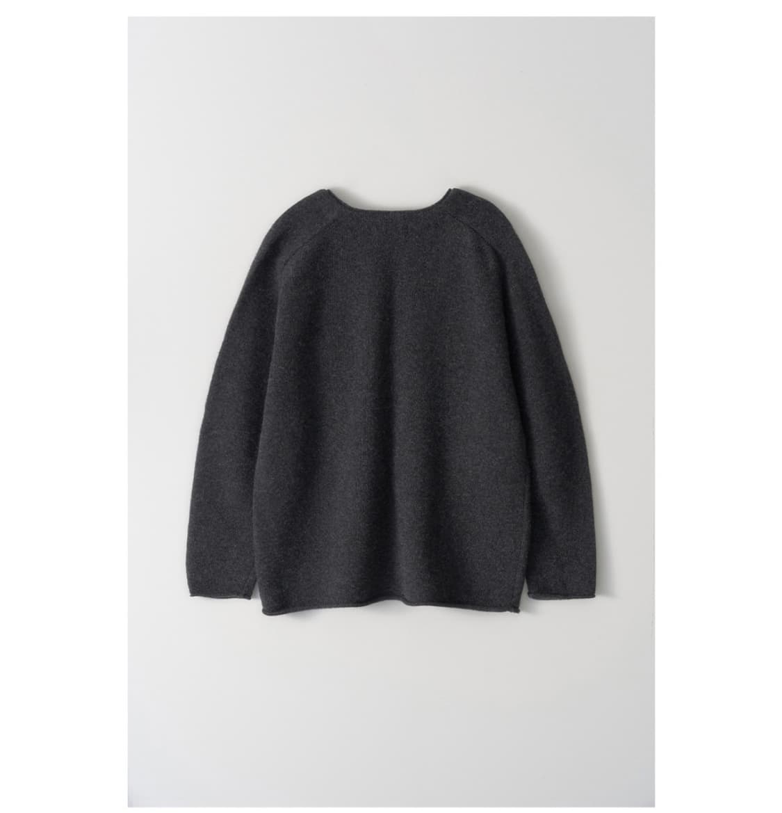 낫띵리튼 Cerin deep v-neck pullover 상품이미지3