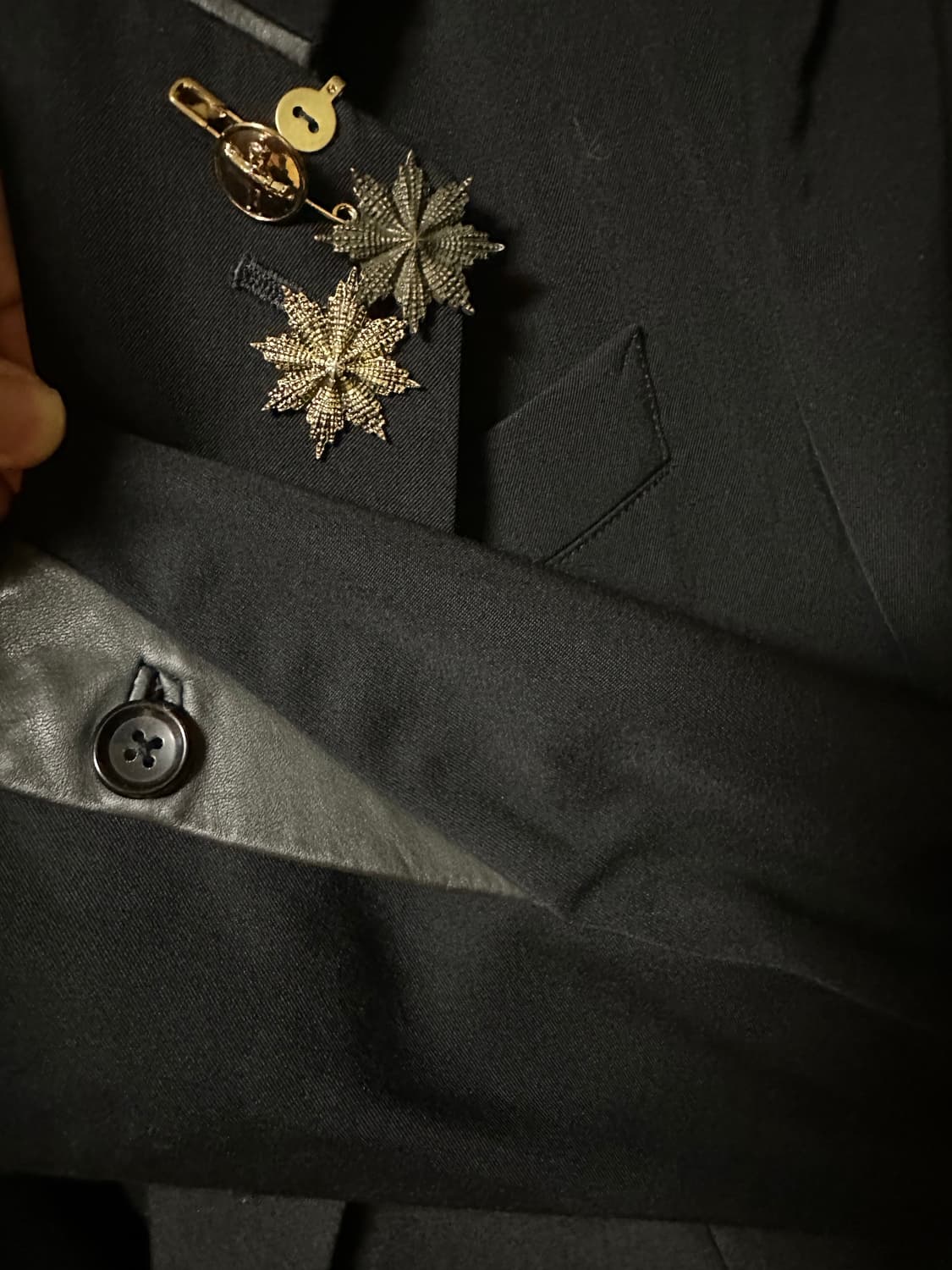 요지야마모토 브로치 레더블레이저 상품이미지2